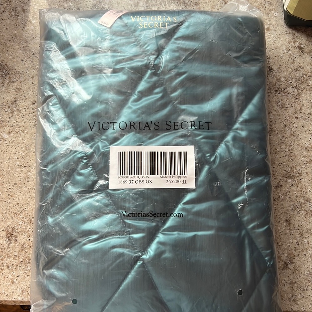 Victoria’s Secret limited edition tote